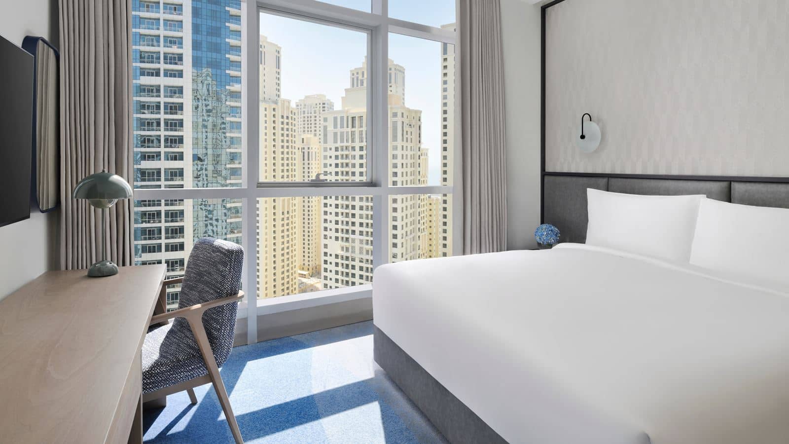 rooms-three-bedroom-residence-with-balcony-and-marina-view