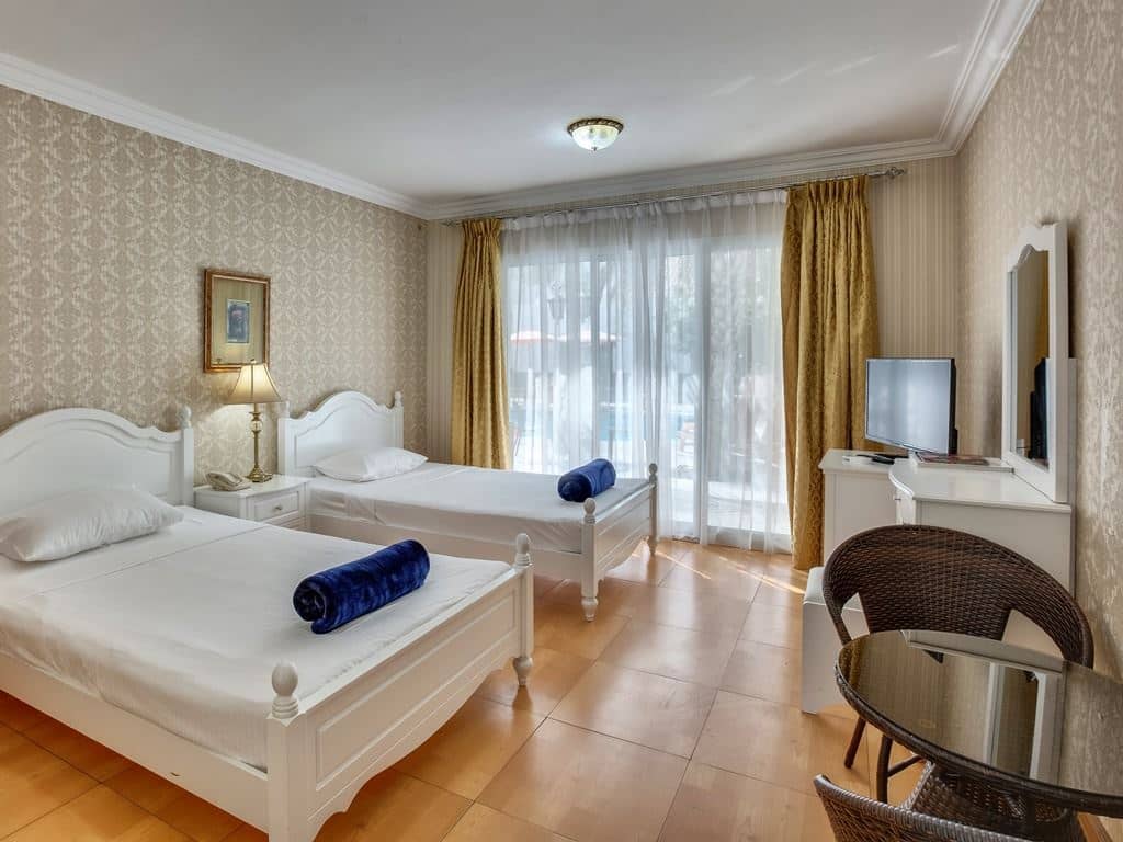 rooms-standard-room