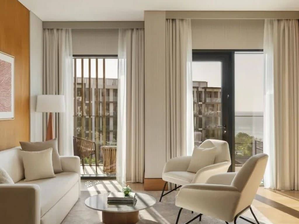 rooms-midnight-dawn-suite-w-sea-view