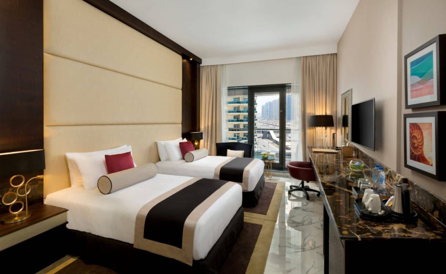 rooms-deluxe-room-with-balcony