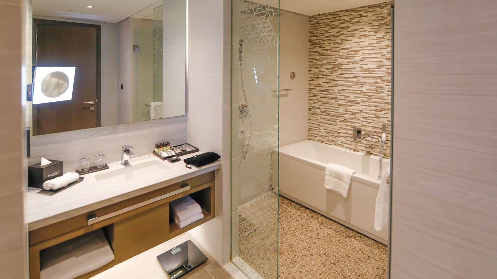 rooms-deluxe-room