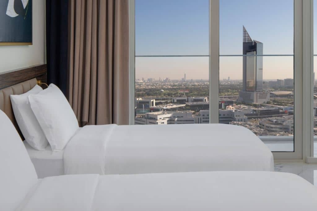 rooms-studio-city-view-with-balcony