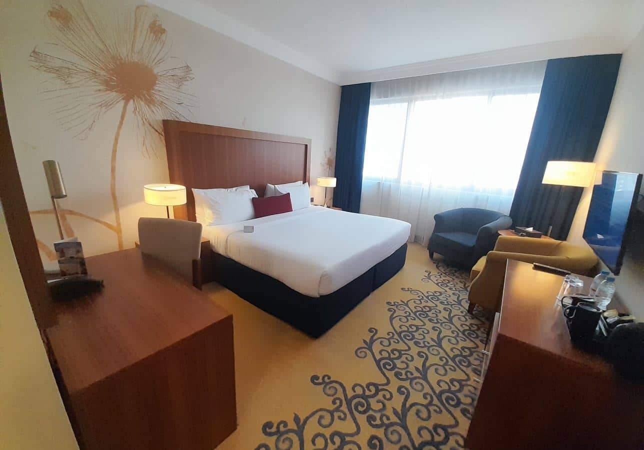 rooms-deluxe-room
