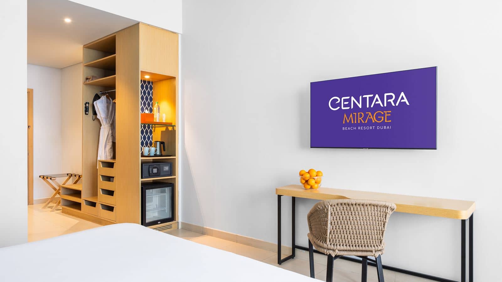 rooms-superior-room-sea-view-king