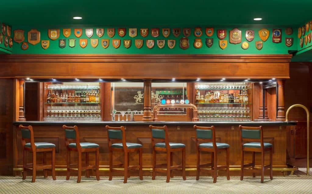 bars-the-golden-lion