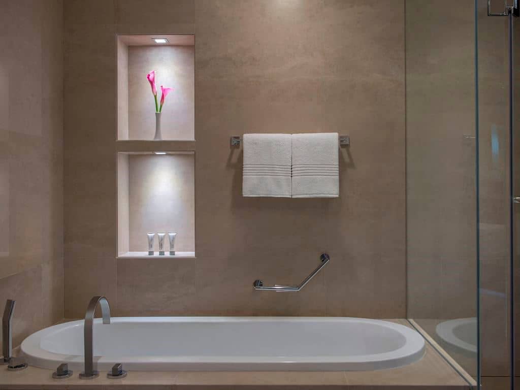 rooms-deluxe-room