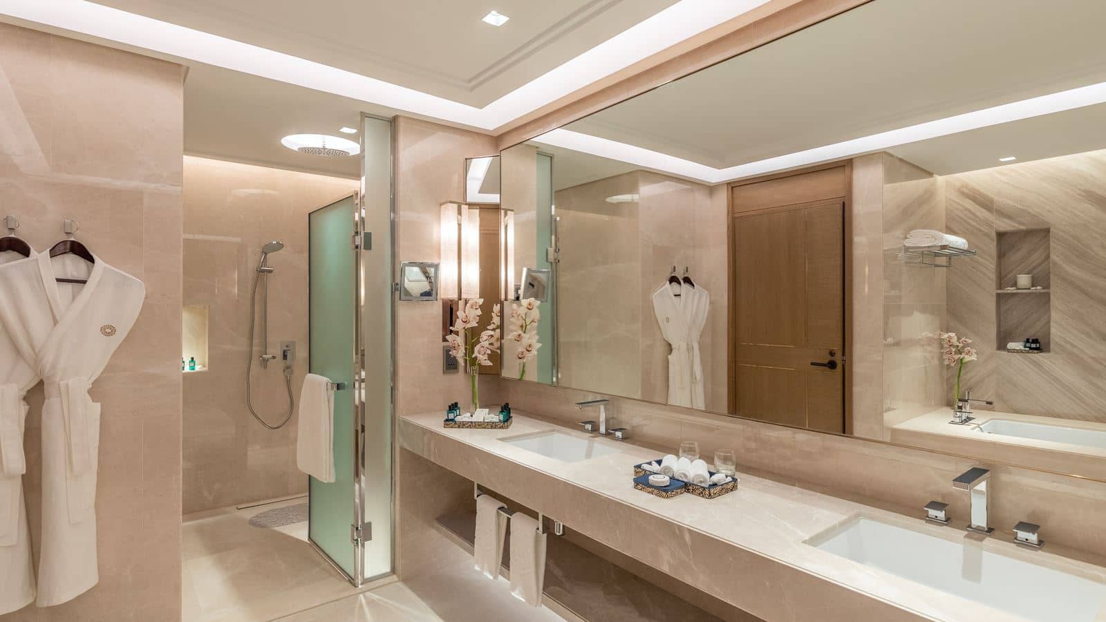 rooms-luxury-suite-palm-sea-view-with-club-lounge-access