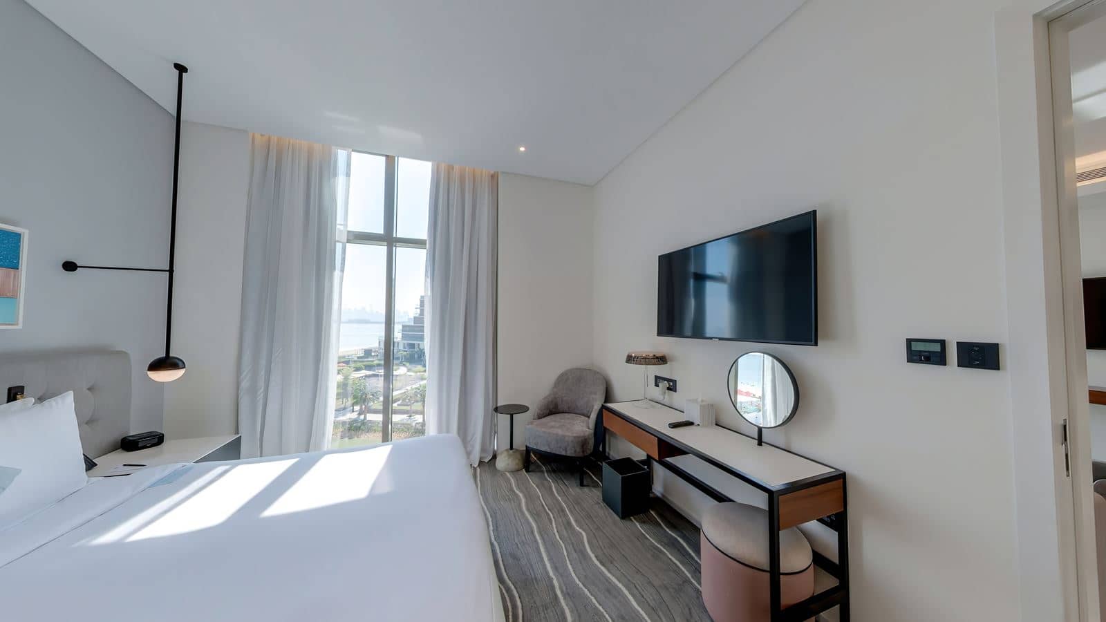 rooms-one-bedroom-suite-palm-sea-view