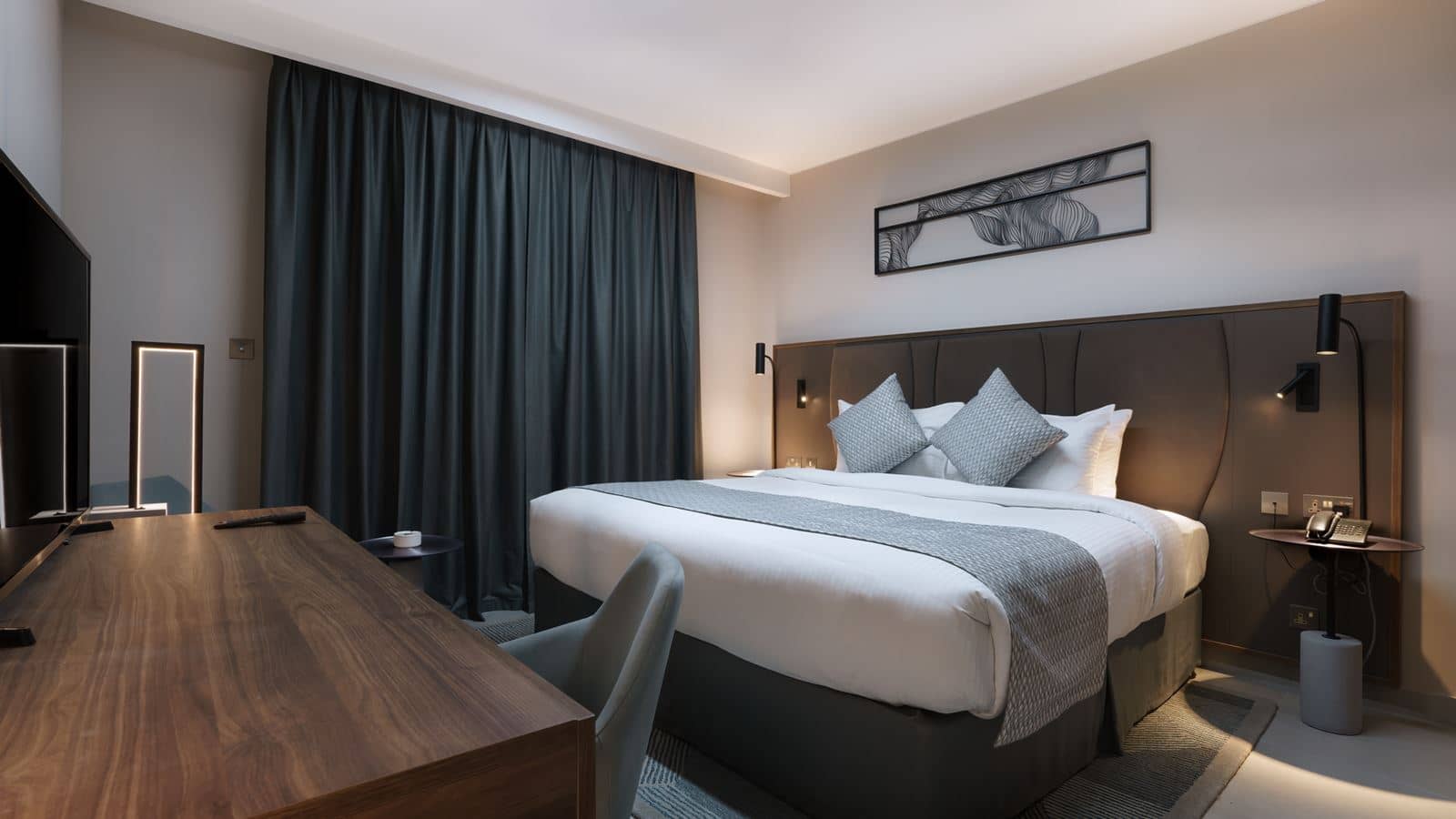 rooms-standard-city-view-deluxe-king-or-twin-bedroom