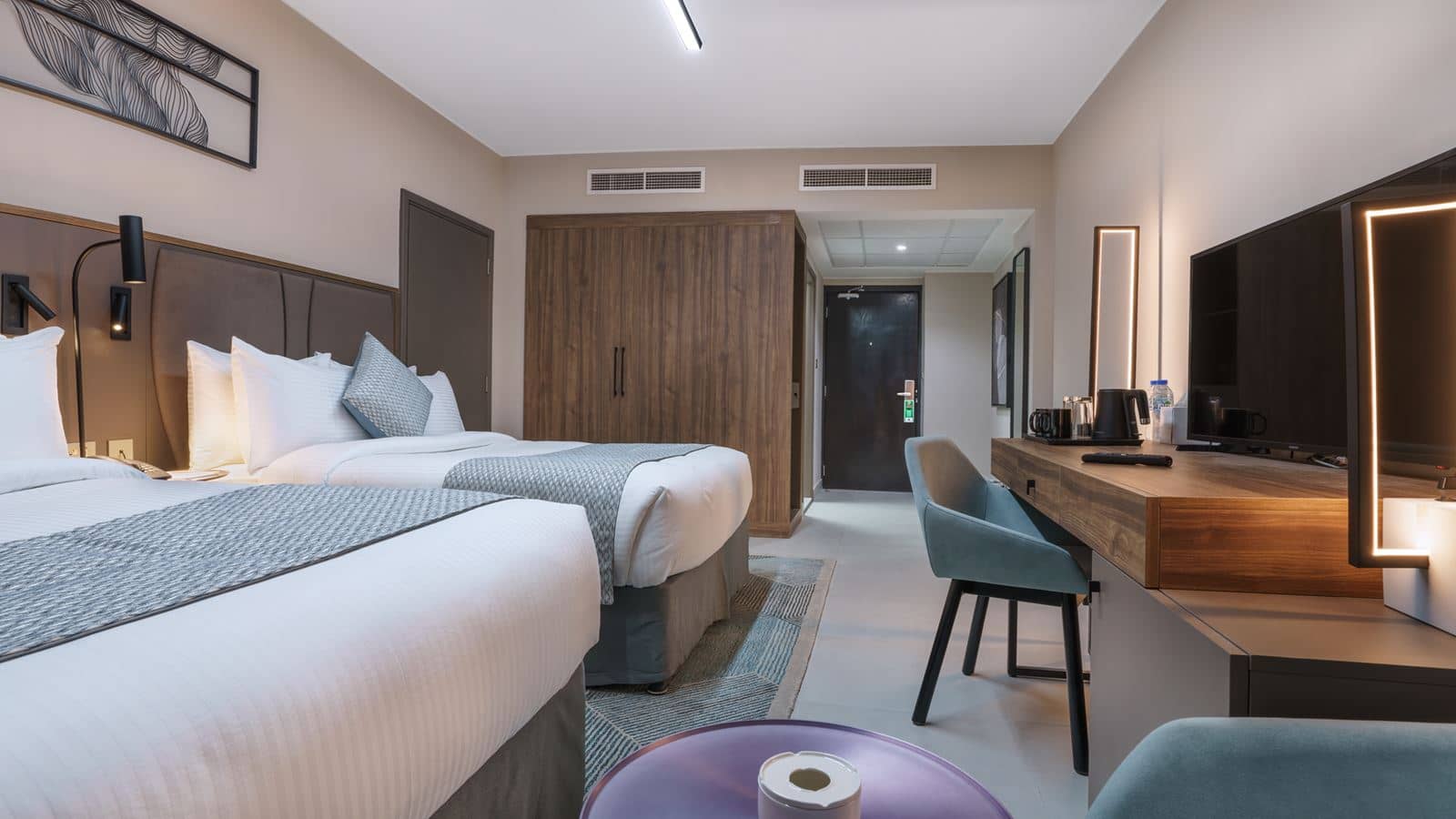 rooms-standard-lagoon-view--deluxe-king-or-twin-lagoonpool-view