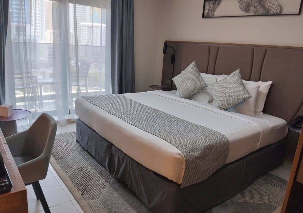 rooms-standard-city-view-queen-or-twin-bedroom