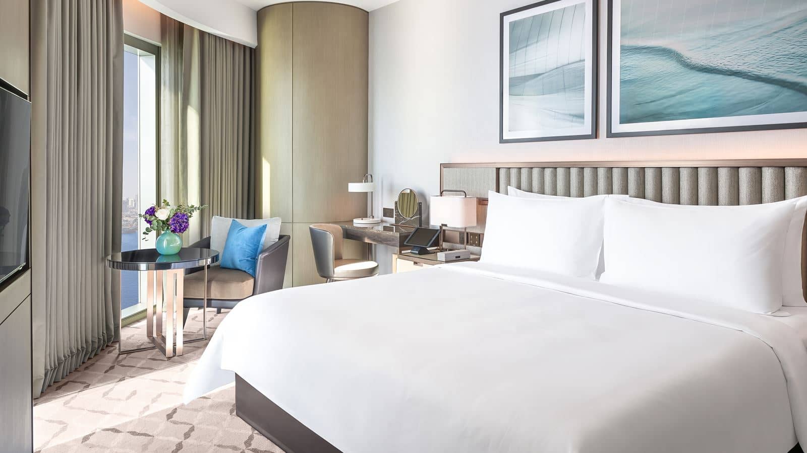rooms-deluxe-room-creek-view-king