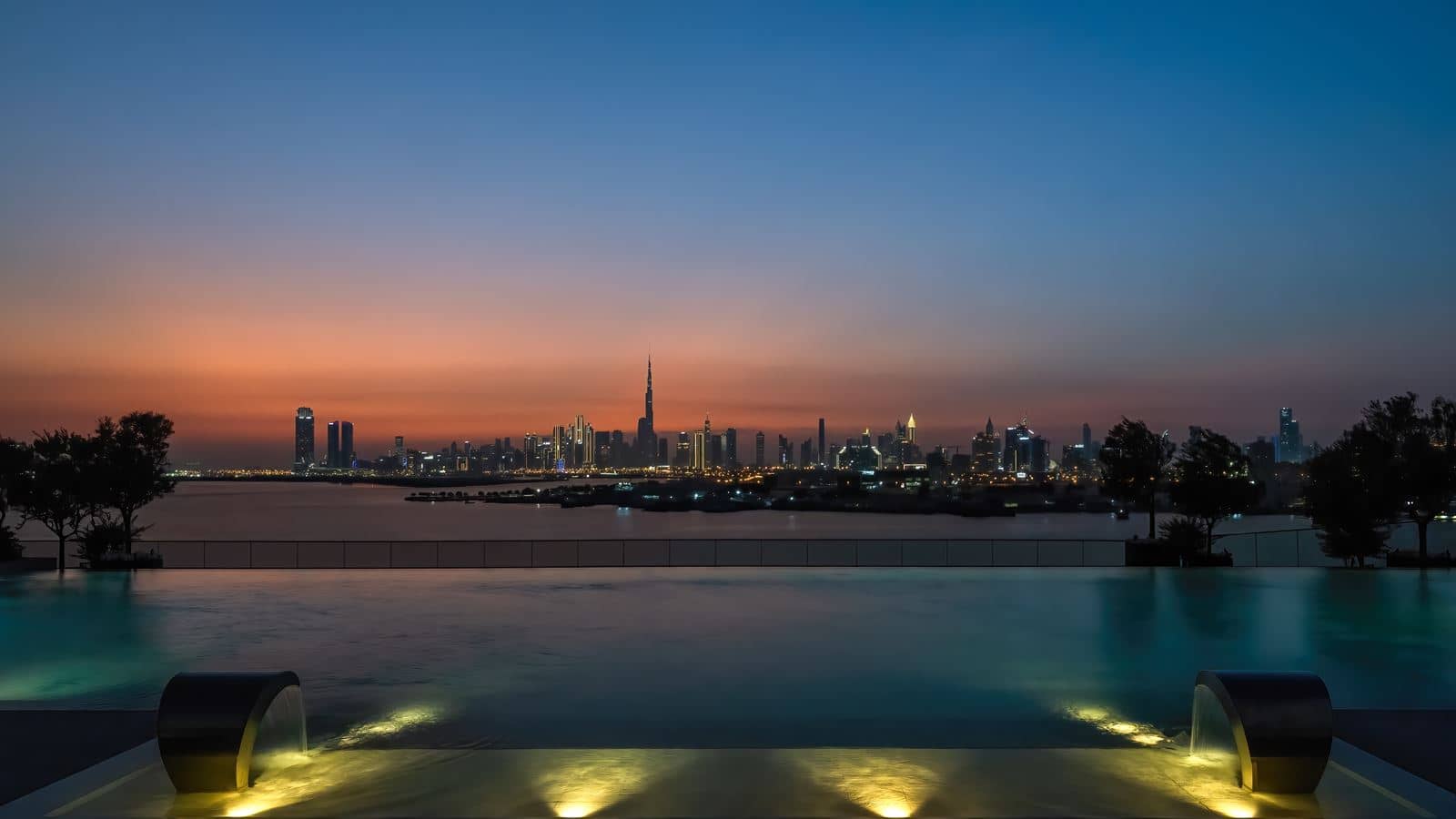 bars-luma-pool-lounge