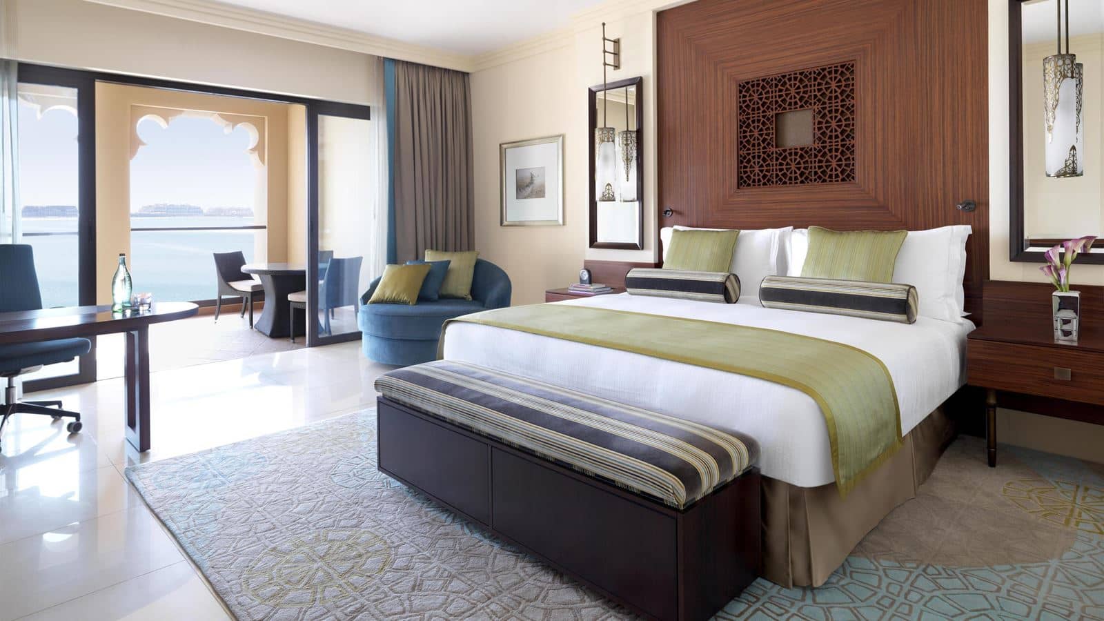 rooms-deluxe-grand-family-heritage-room