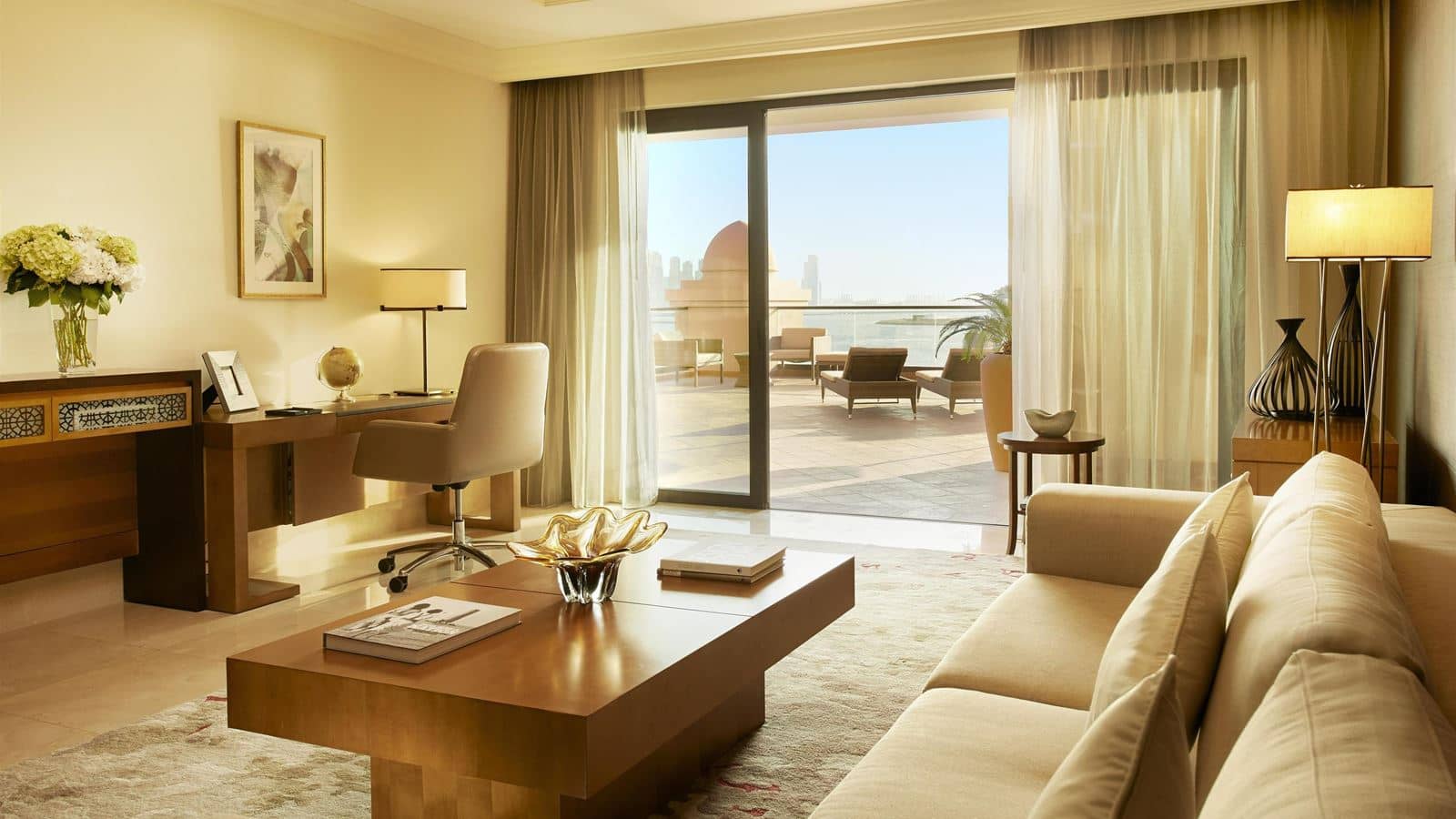 rooms-deluxe-heritage-palm-sea-view-room-king