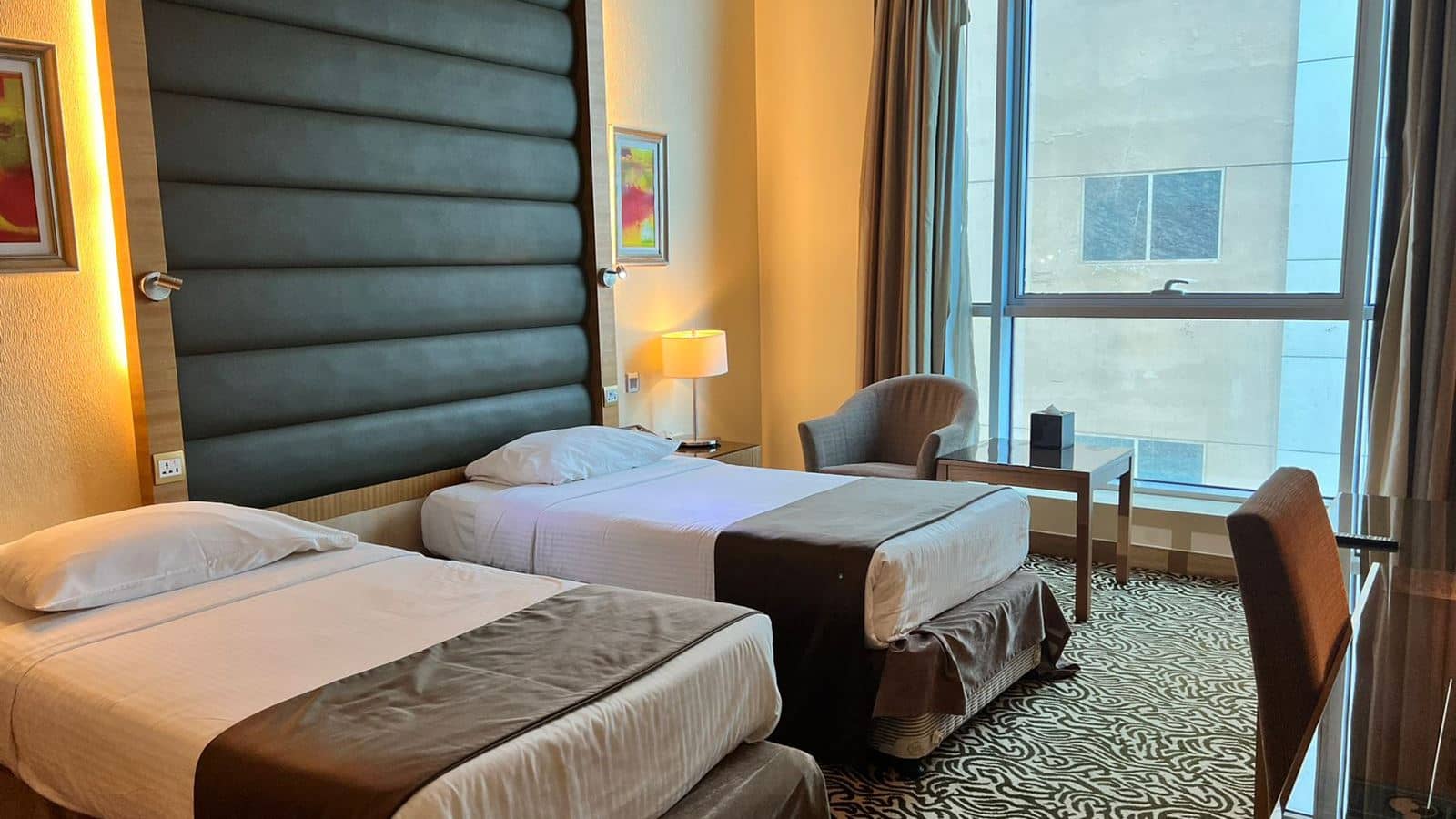 rooms-standard-room-with-twin-beds