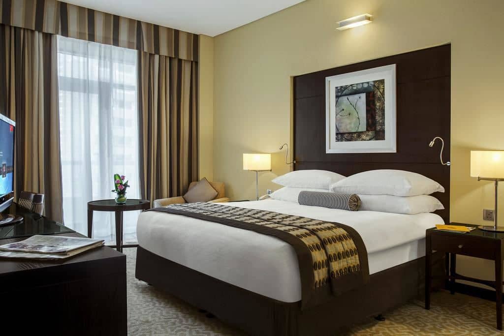 rooms-deluxe-room