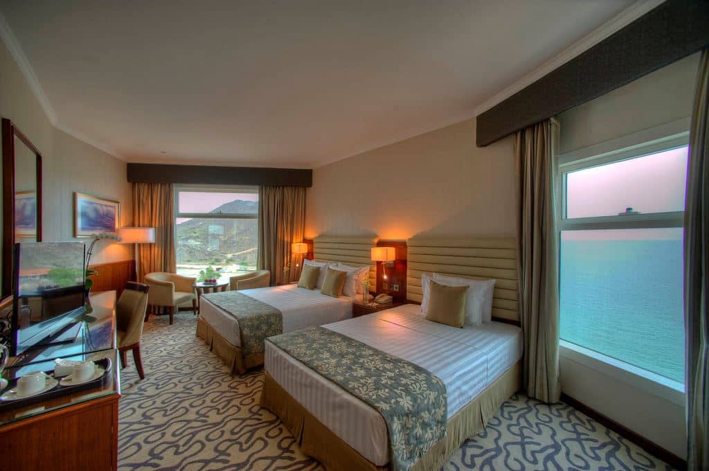 rooms-deluxe-family-room