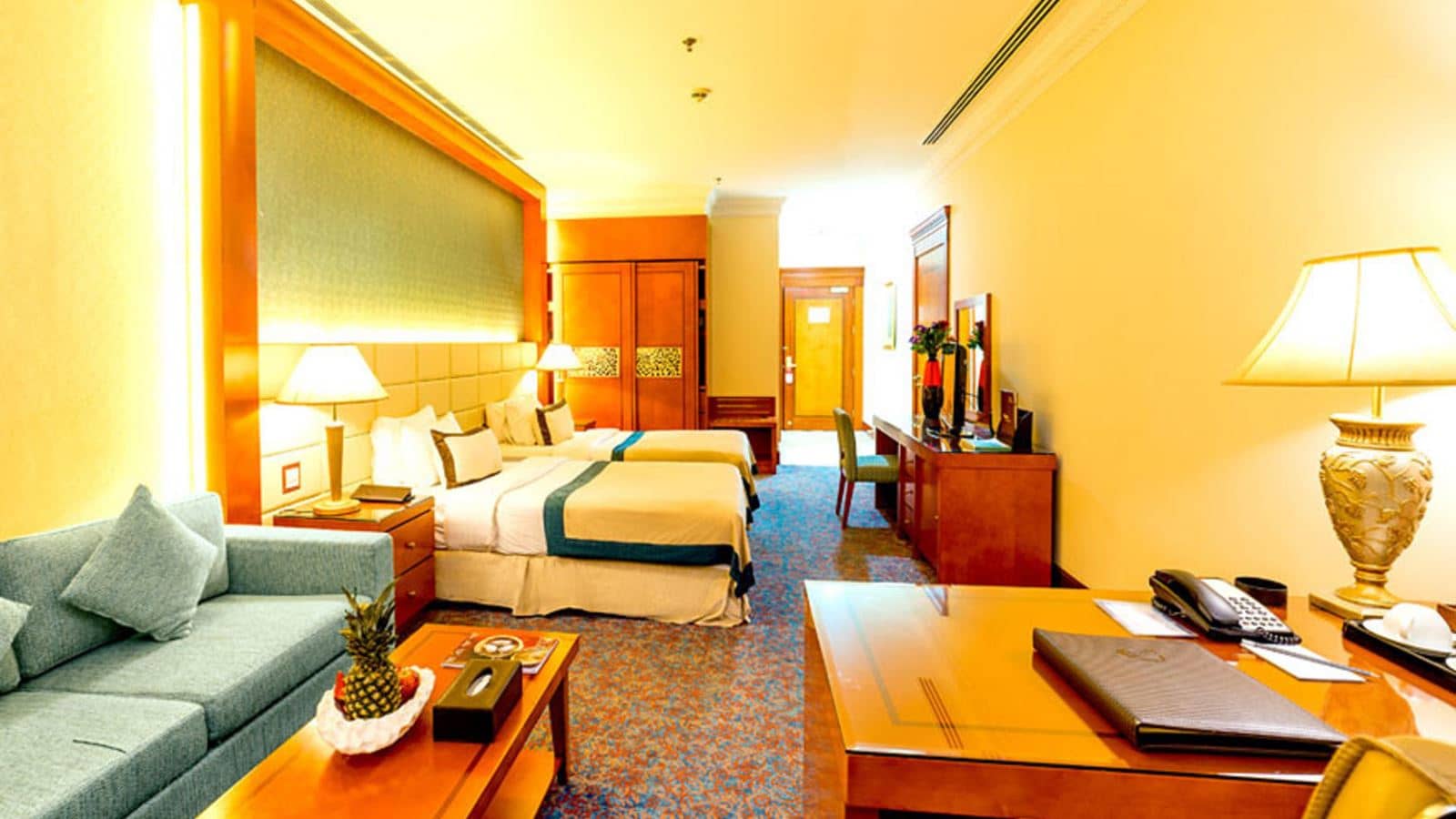 rooms-deluxe-room