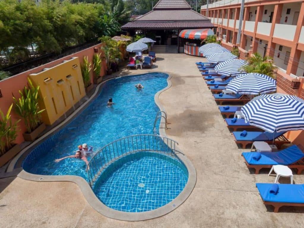 pools-outdoor-pool