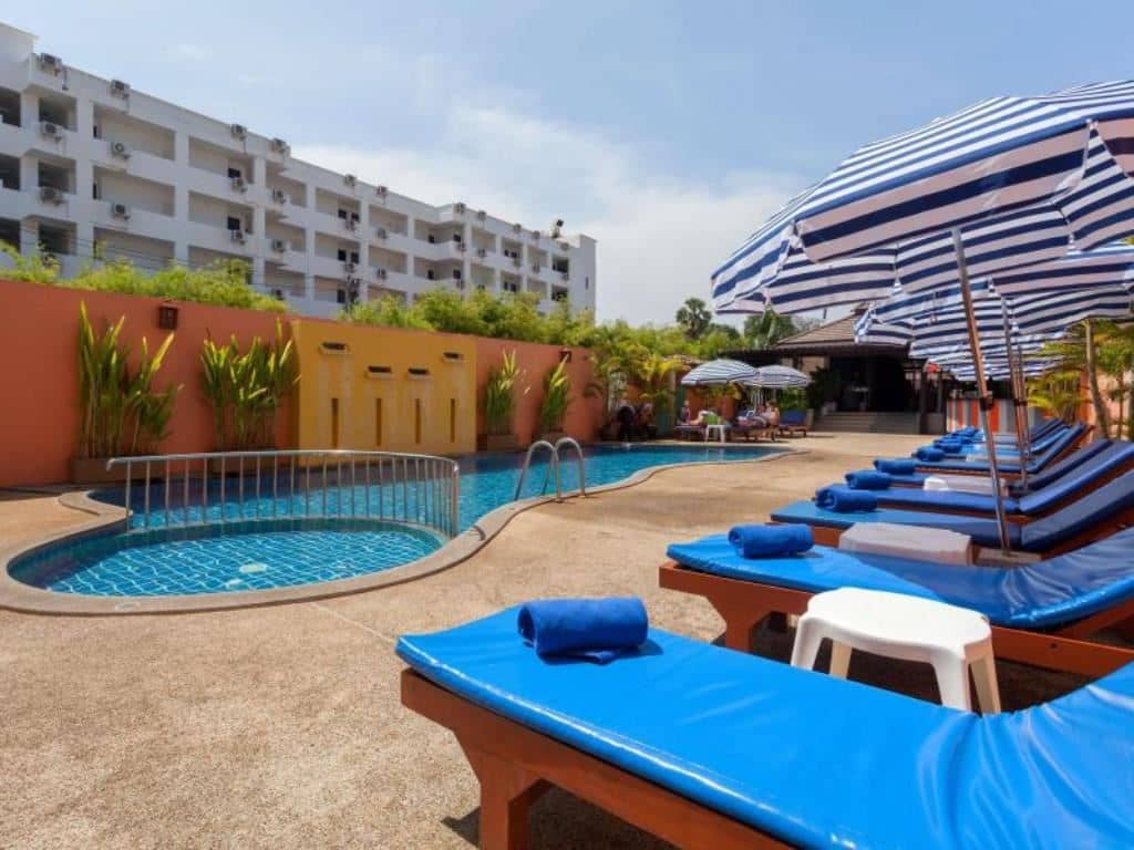 pools-outdoor-pool
