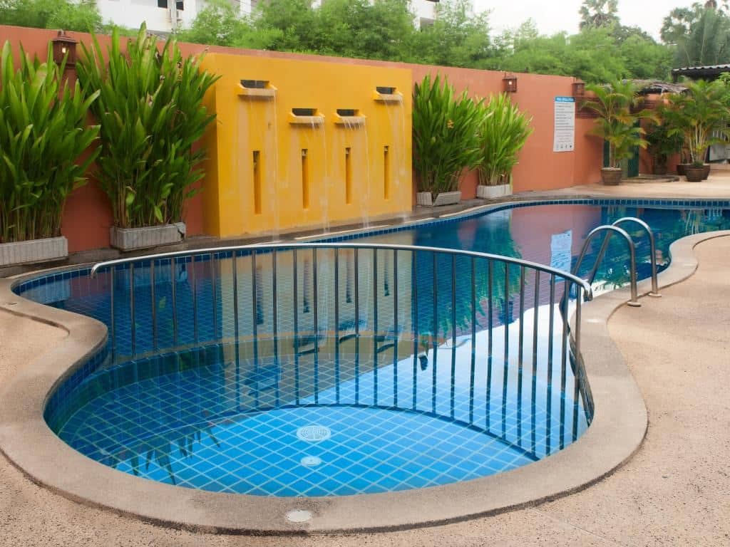 pools-outdoor-pool