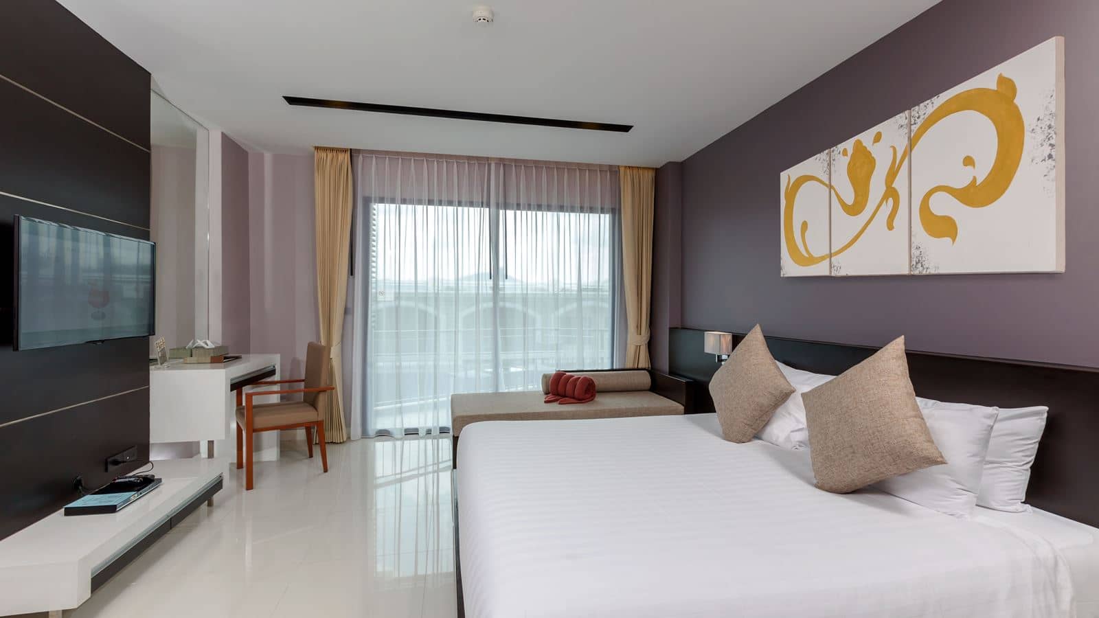 rooms-deluxe-room