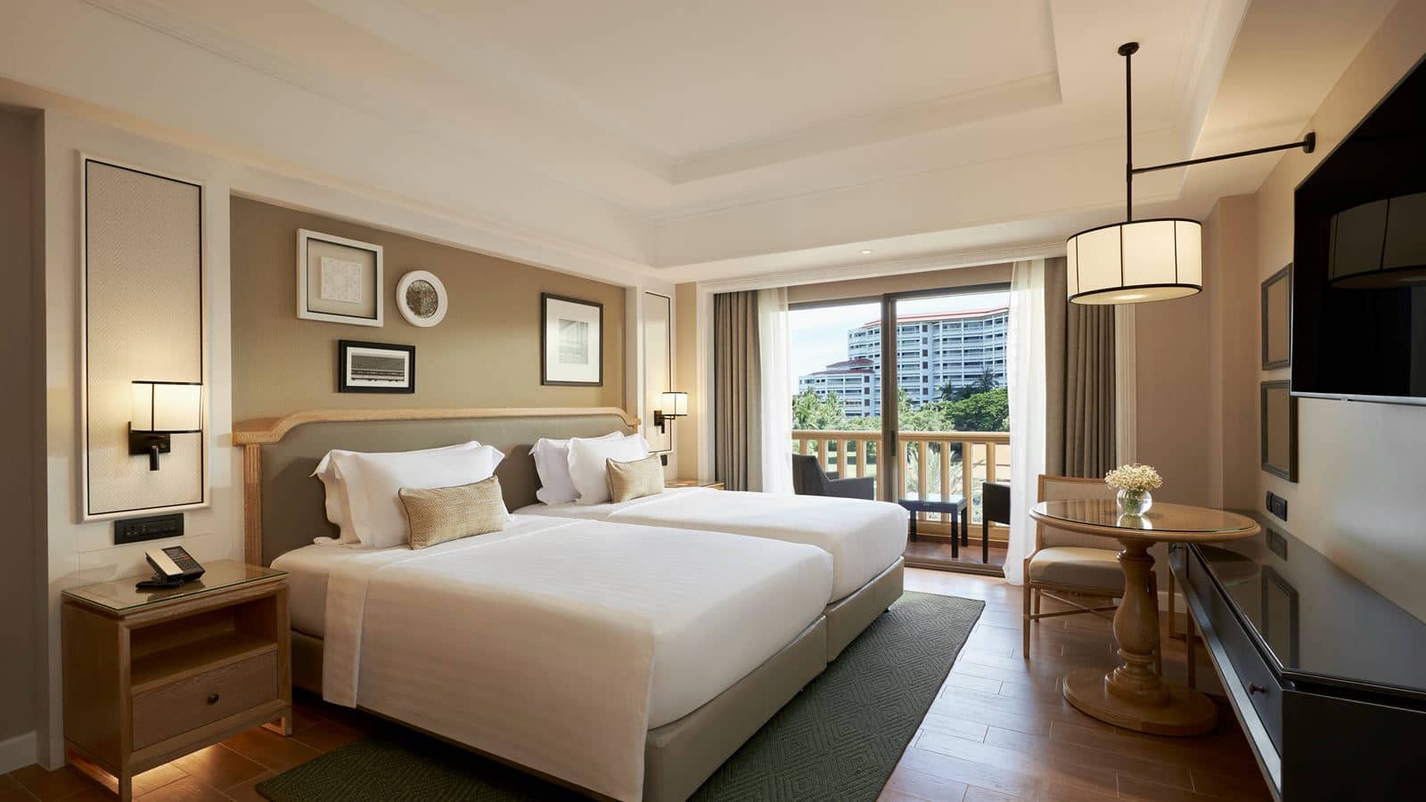 rooms-deluxe-room