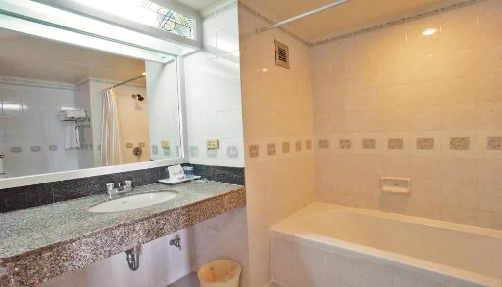 rooms-superior-room
