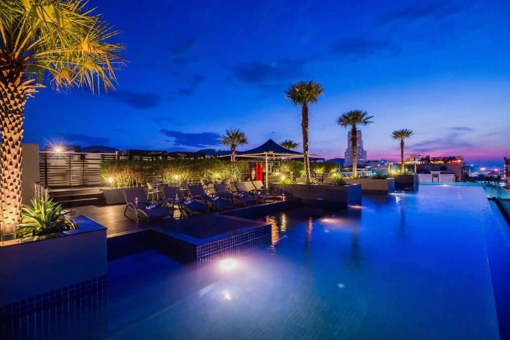 pools-outdoor-pool