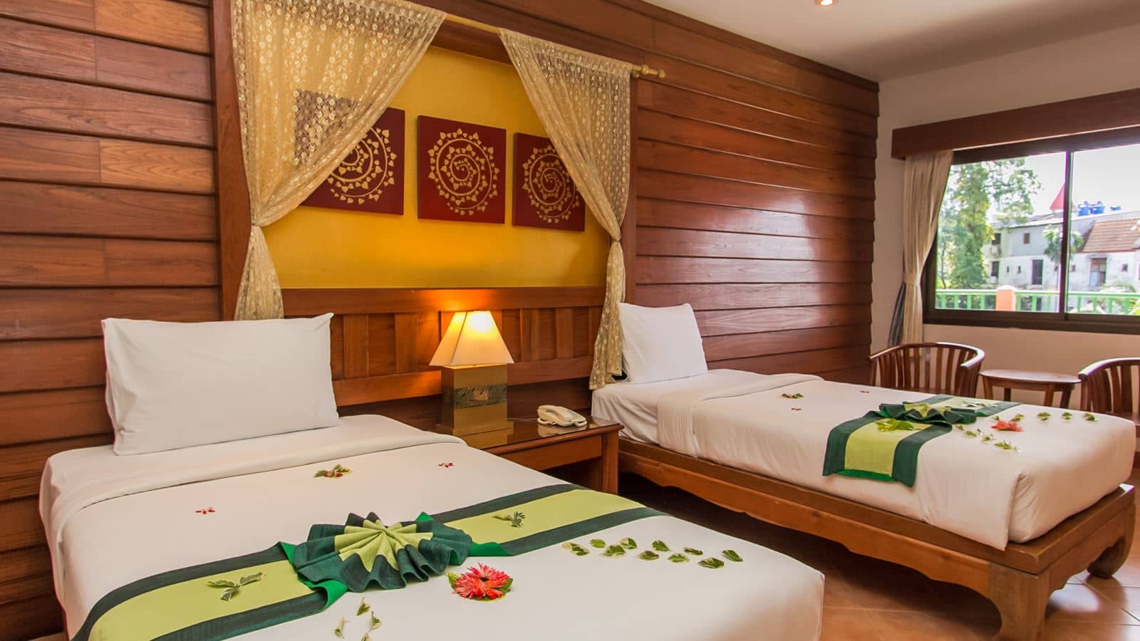 rooms-superior-room