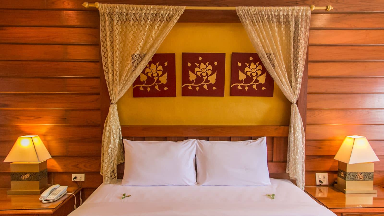 rooms-superior-room