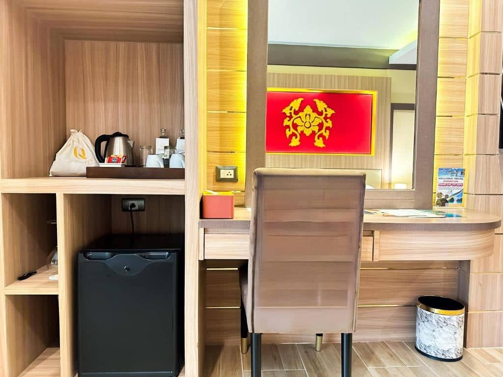 rooms-deluxe-balcony-twin