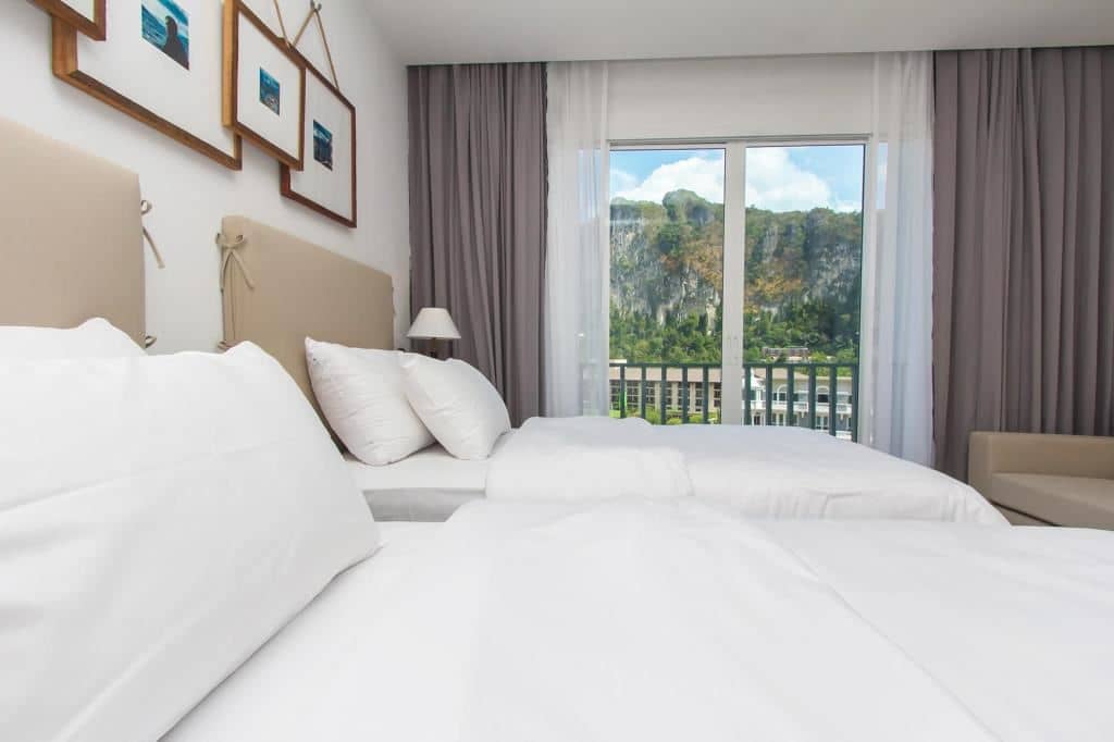 rooms-deluxe-cliff-view