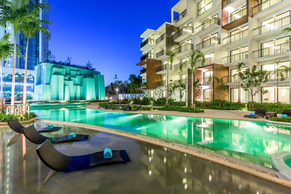 pools-outdoor-pool