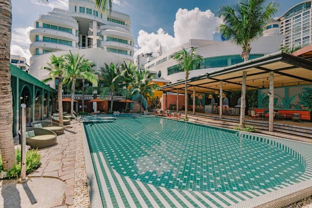 pools-outdoor-pool