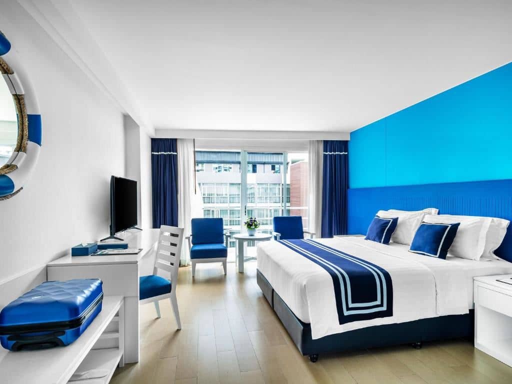 rooms-deluxe-room