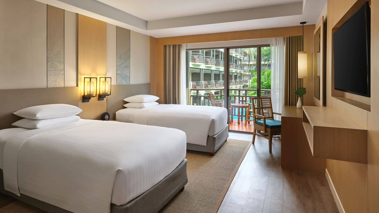 rooms-guest-room-pool-view