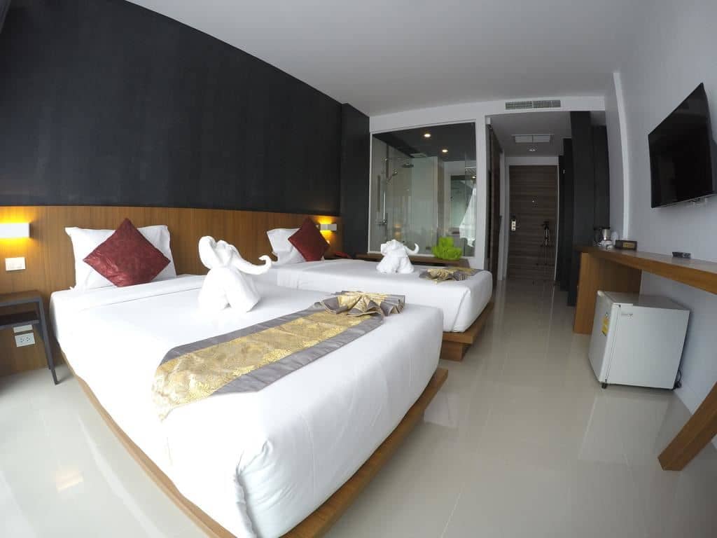 rooms-deluxe-room