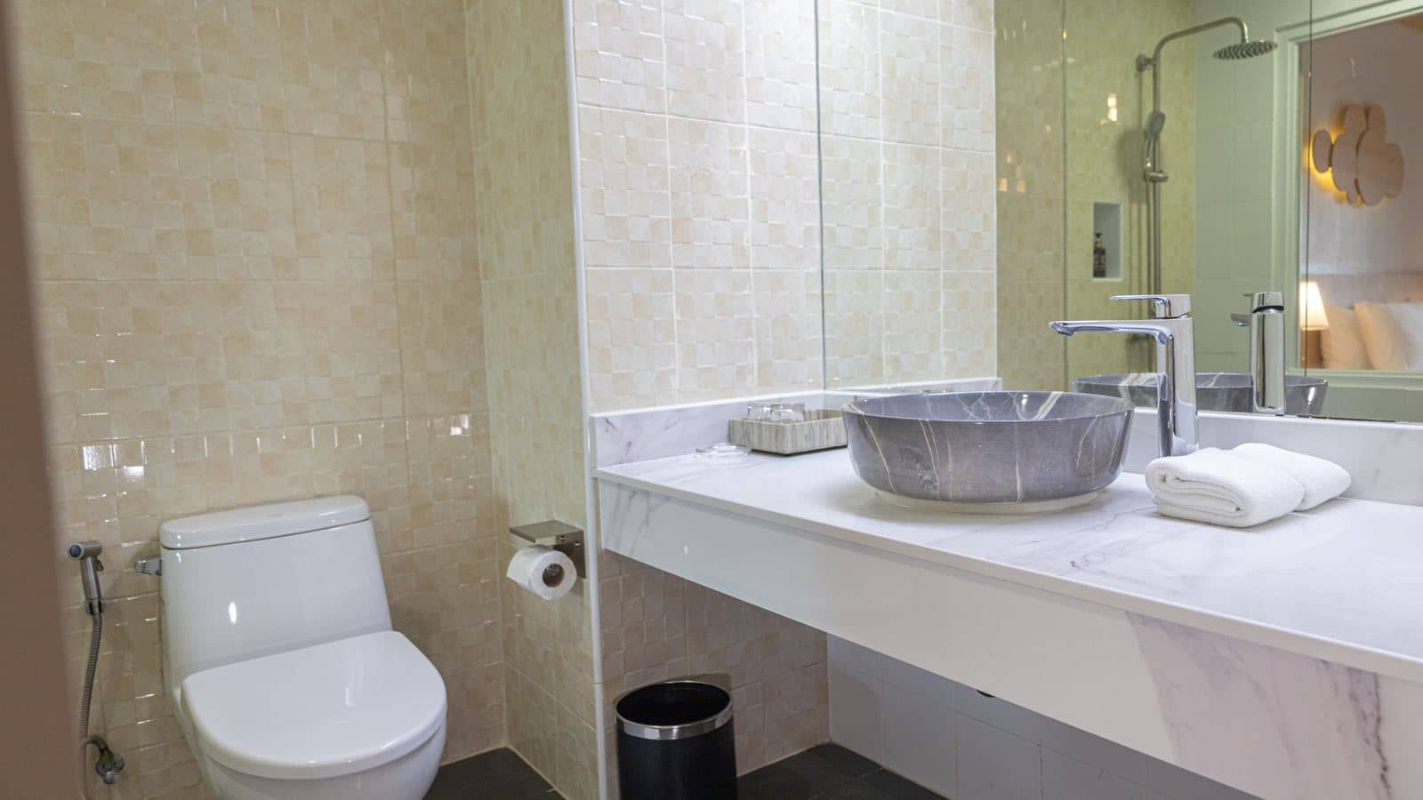 rooms-deluxe-room