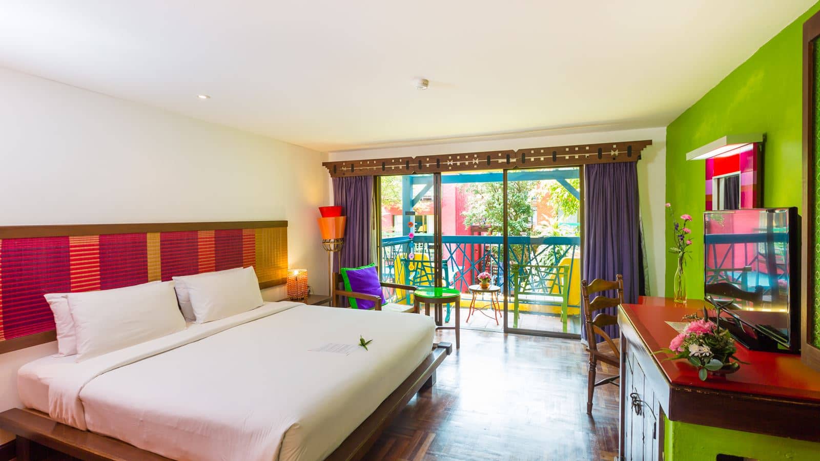 rooms-deluxe-room