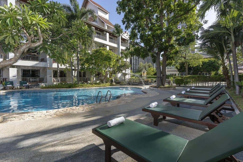 pools-outdoor-pool