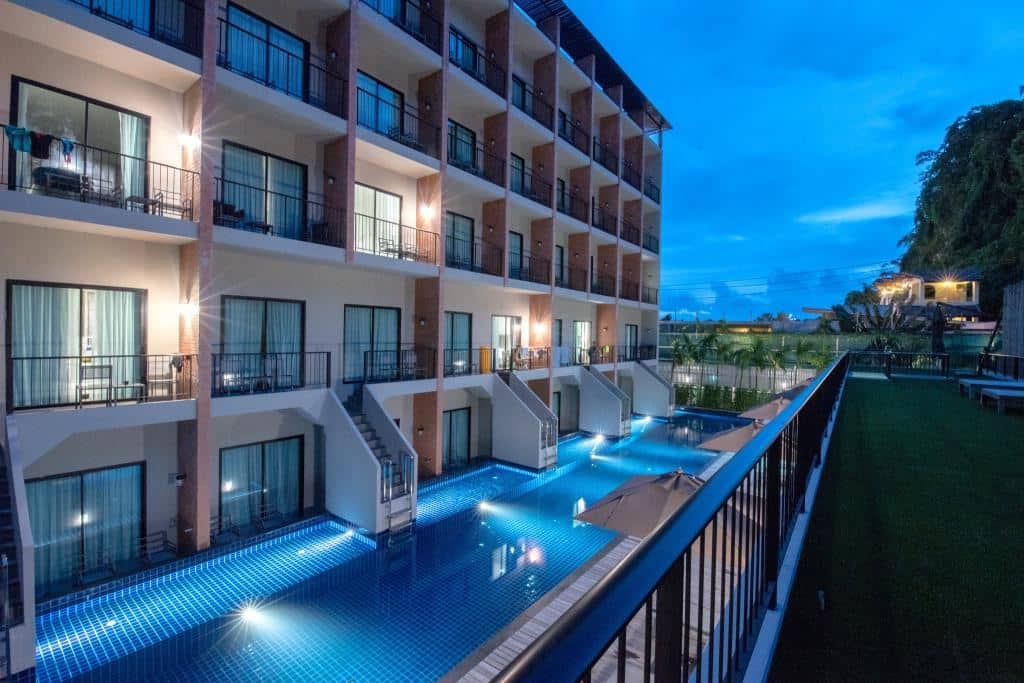 pools-outdoor-pool