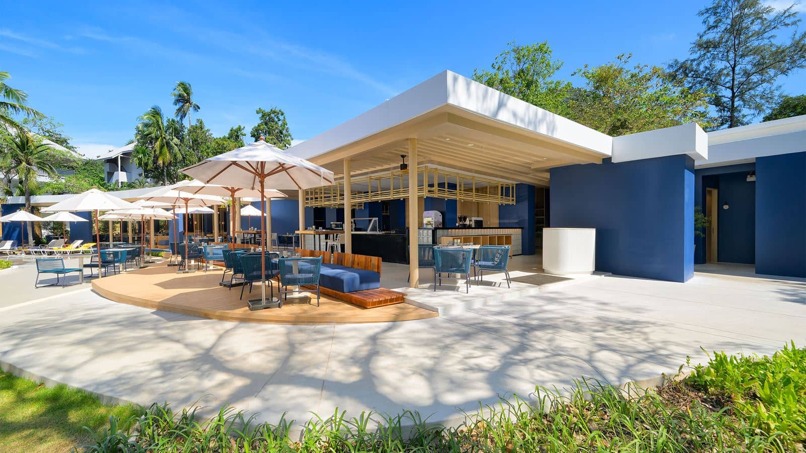 restaurants-escape-pool-club