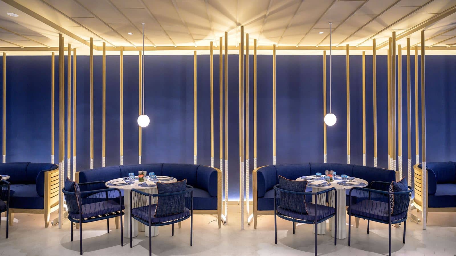restaurants-escape-pool-club