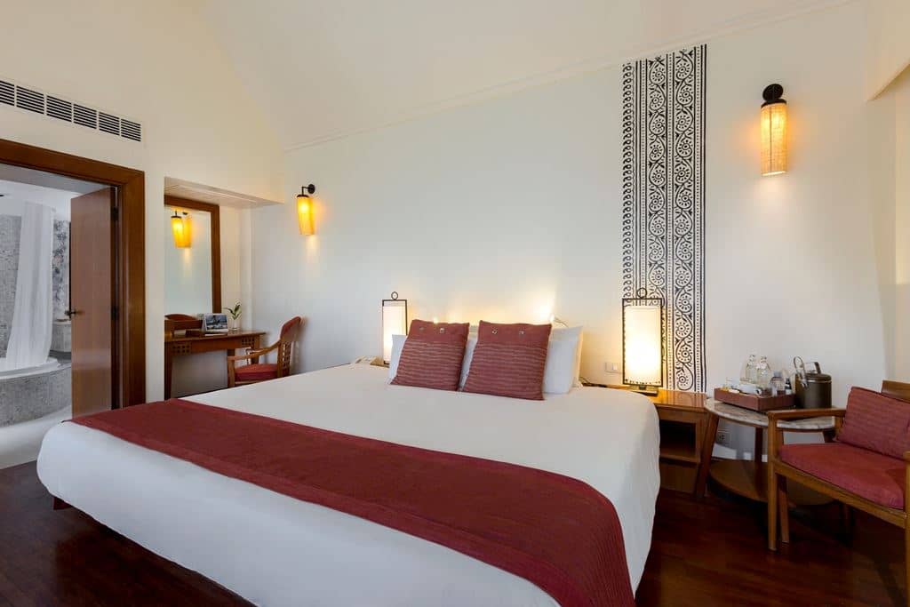 rooms-deluxe-ocean-view