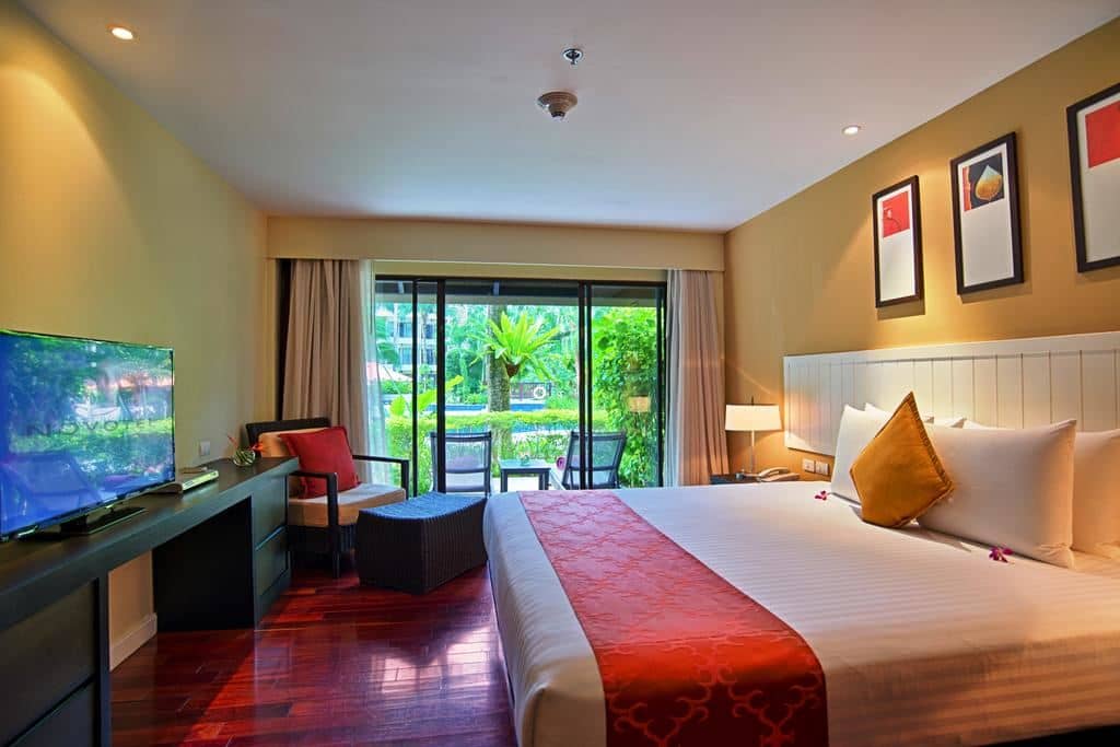 rooms-1-king-1-bunk-standard-family-room