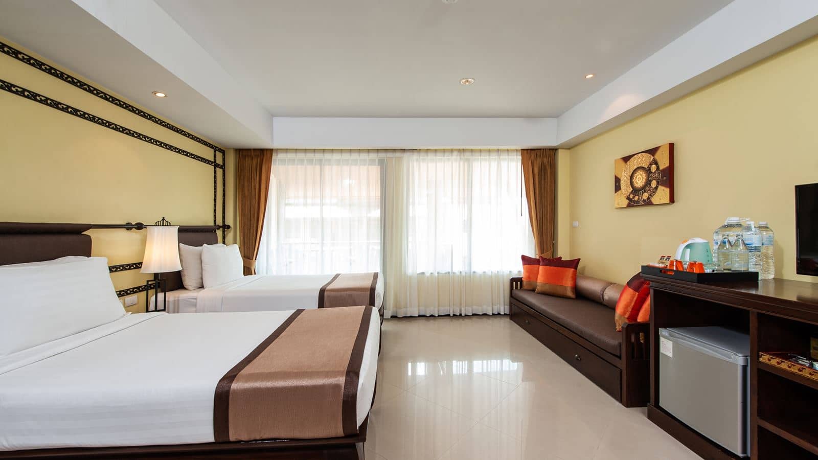 rooms-deluxe-pool-view