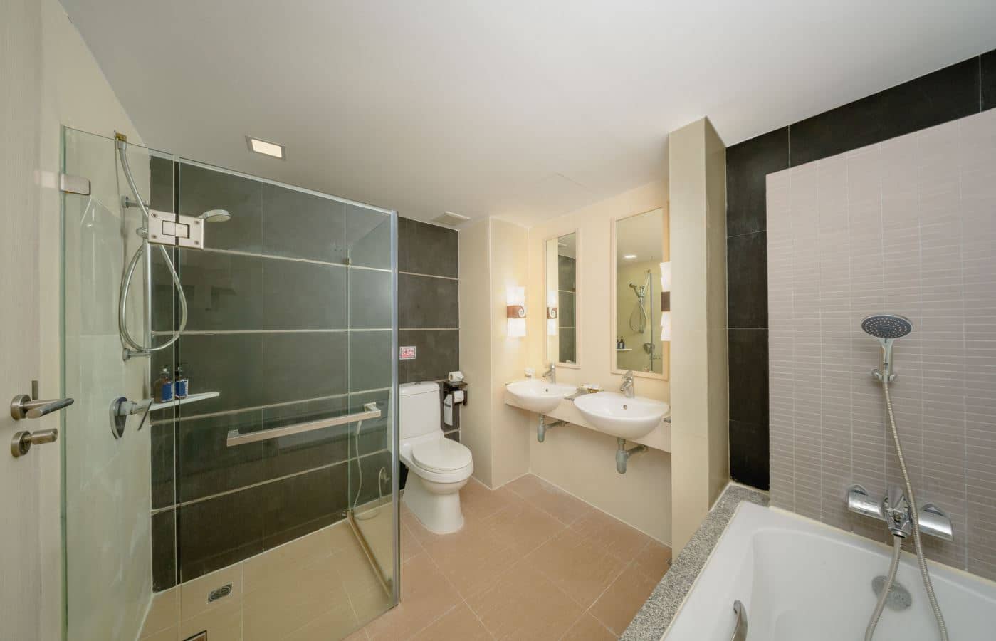 rooms-deluxe-room