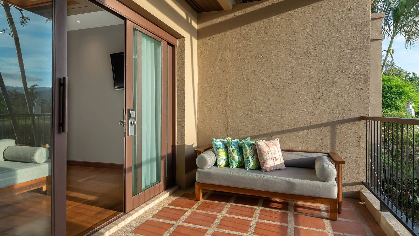 rooms-sunset-suite